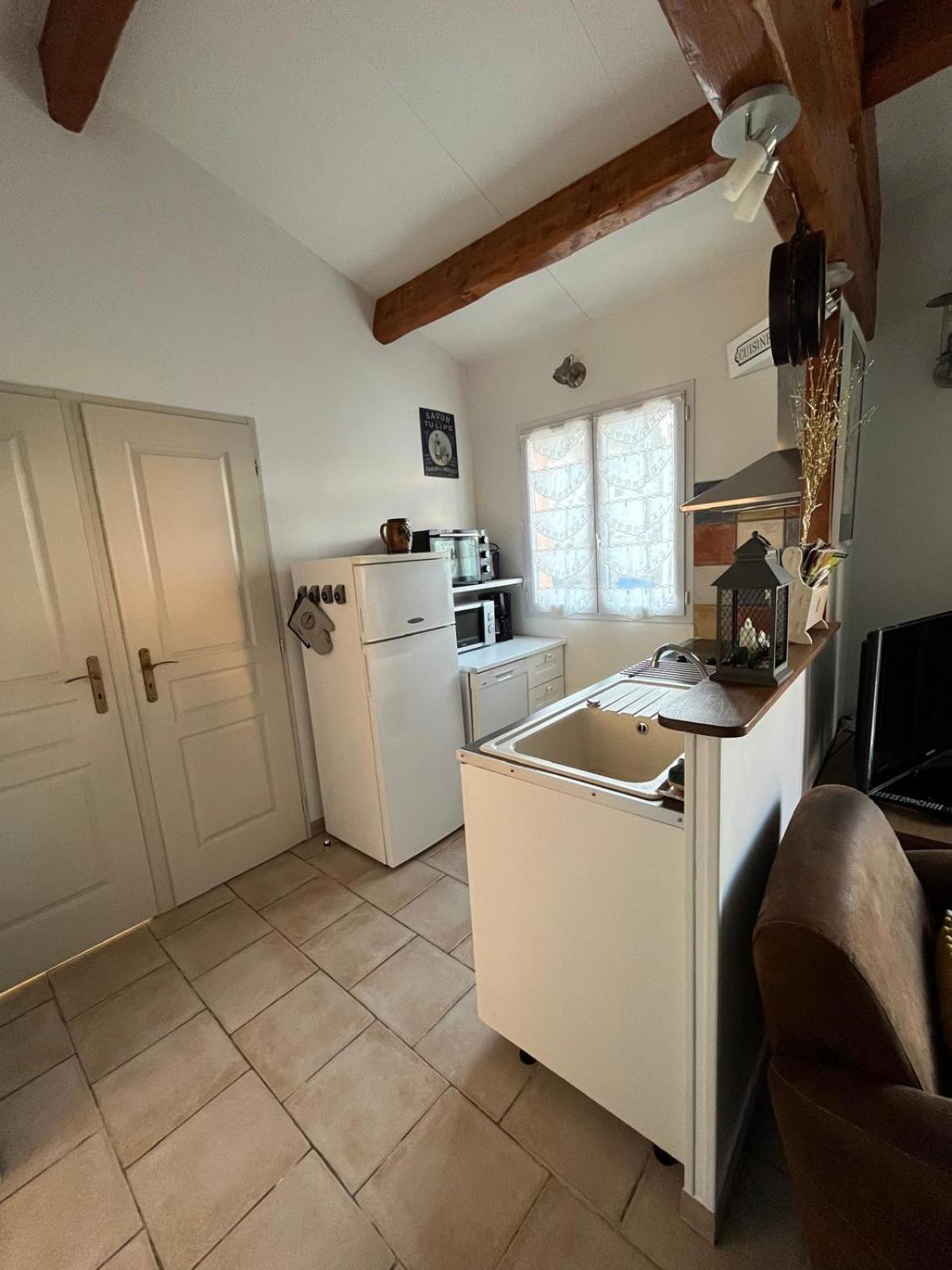 Villa le petit st Jean à Cazouls-d Herault Extérieur photo